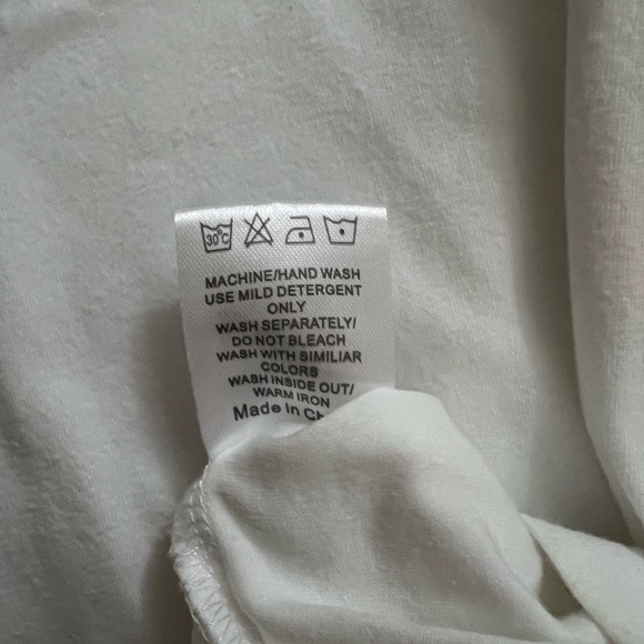 “It’s me, Hi I’m the Bride It’s me” Women’s T-shirt Size XL - Picture 5 of 5